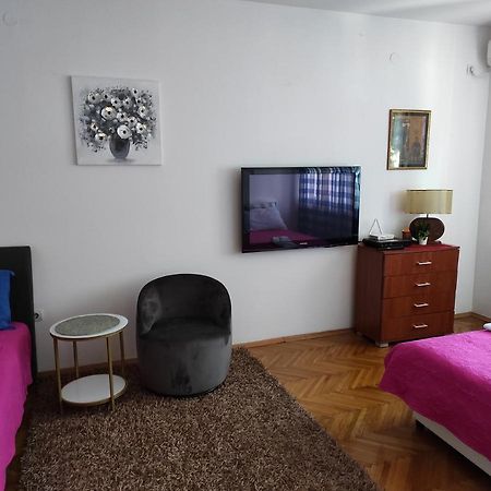 Stan U Centru Apartment Podgorica Luaran gambar