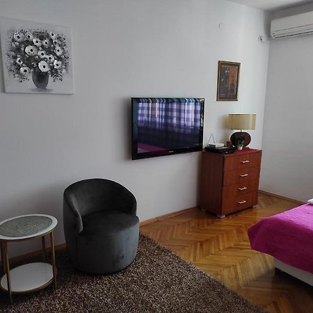 Stan U Centru Apartment Podgorica Luaran gambar